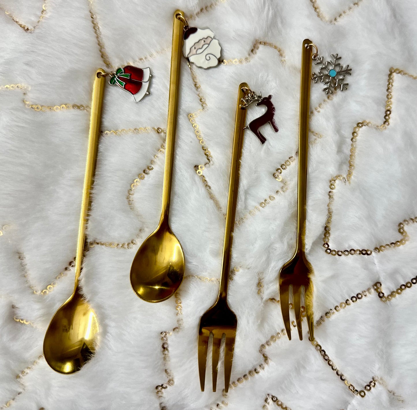 4 pc spoon with Christmas Charms Theme set