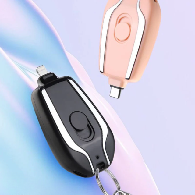 Klyp: 1500mAh Keychain Power Bank – Compact Emergency Charger with Built-In Connector for iPhone & Type-C Devices, Pocket-Friendly & Rechargeable