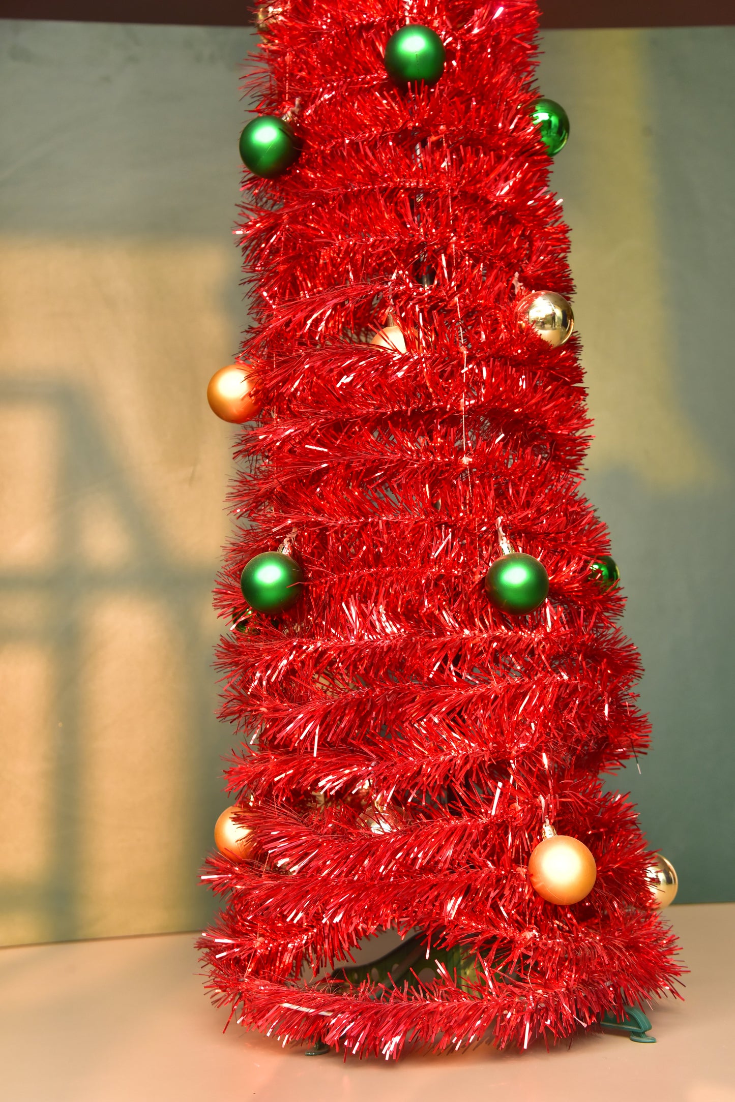 Collapsable ready to install Christmas tree