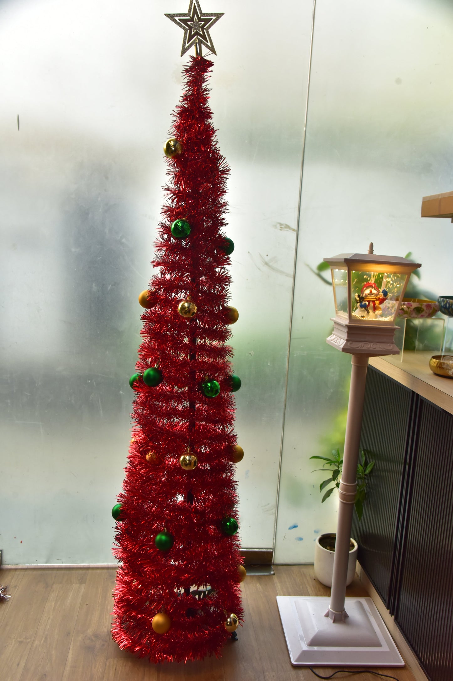 Collapsable ready to install Christmas tree